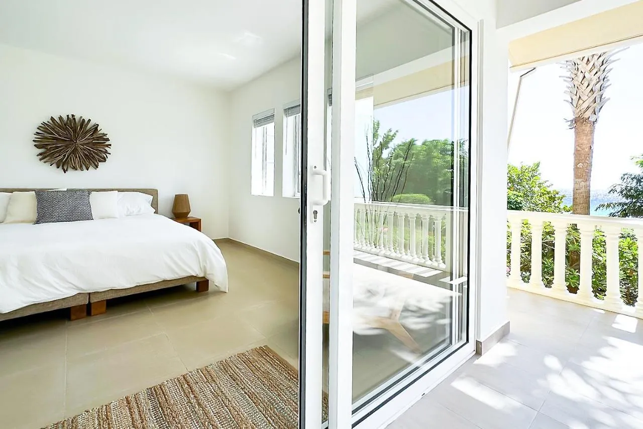 Beachfront 3Bed / 3Bath Condo Sint Michiel Apartment