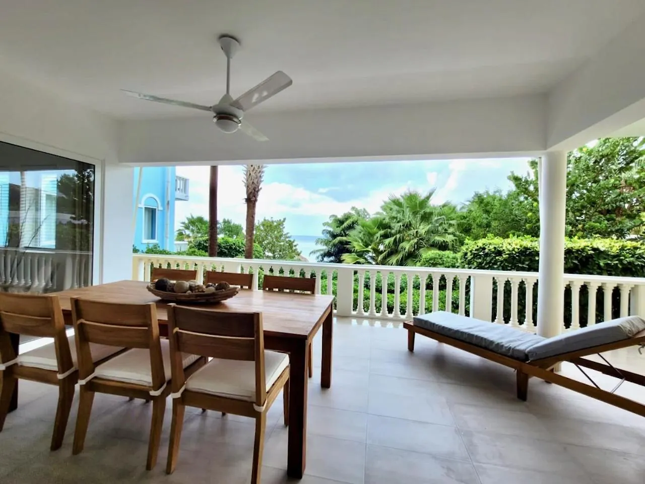 Beachfront 3Bed / 3Bath Condo Dorp Dorp Sint Michiel 0*,  Curaçao