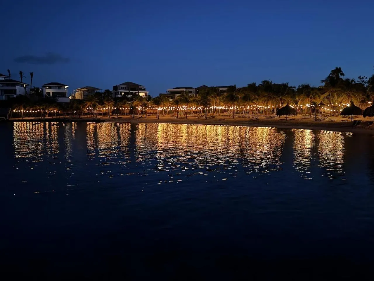 Beachfront 3Bed / 3Bath Condo Dorp Dorp Sint Michiel Curaçao